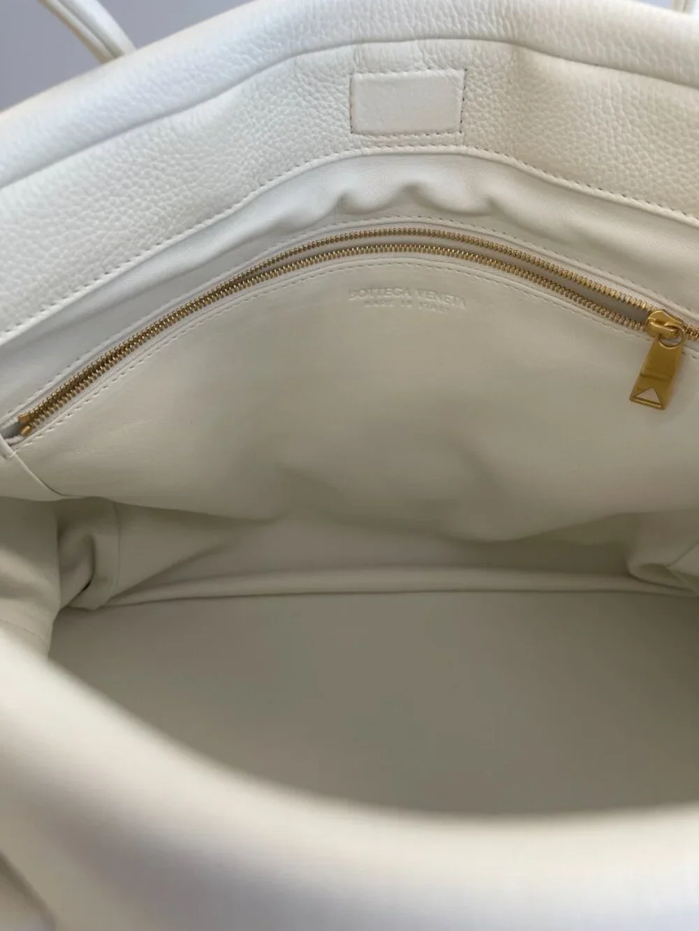 Bottega Veneta Mount Calfskin Leather Tote Bag with Chain Strap - Like New